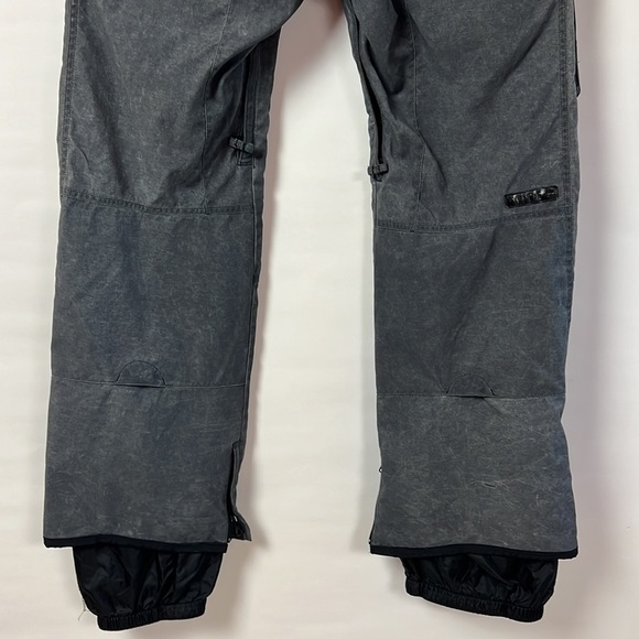 Burton skying pants gray color size medium - Picture 9 of 12